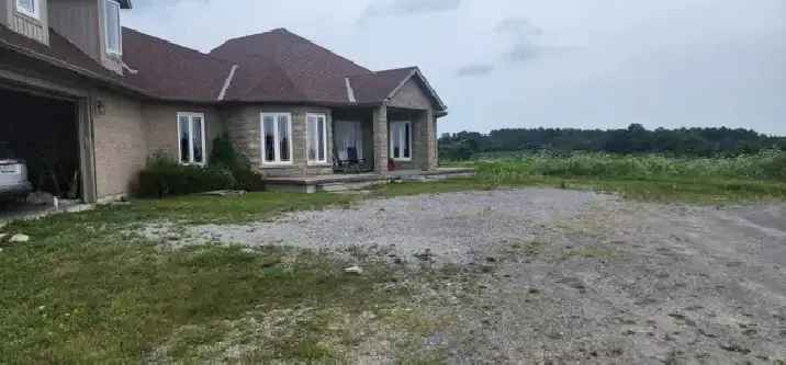Furnished Room for Rent in Cozy Pickering Farmhouse