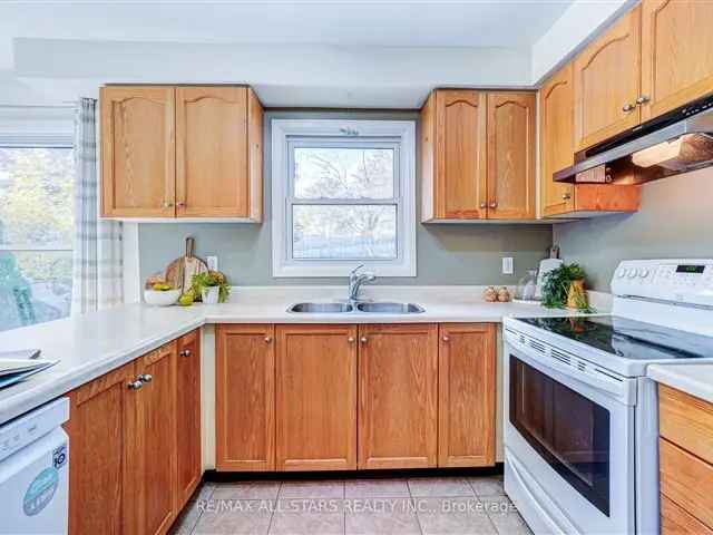 1897 Sq Ft 2-Storey End Unit Condo Townhouse with Finished Basement