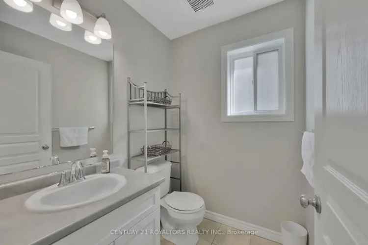 Family Home in Ingersoll Near 401 with 3 Bedrooms