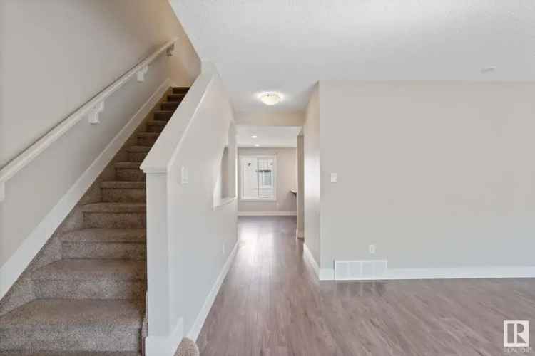 3 Bed 2.5 Bath Home in Kernohan - Close to Parks and Schools