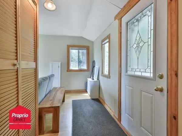 3-Bedroom 3-Season Cottage for Sale on Lake Hughes Laurentians