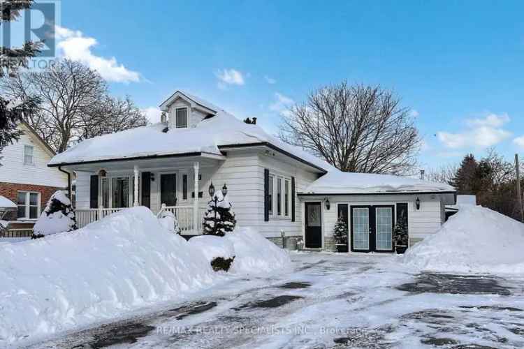 Adorable Bungalow on Huge Lot with Separate Living Space Potential