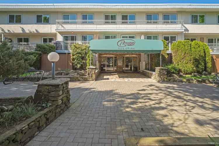 Mount Pleasant Condo for Sale 1 Bed 1 Bath Updated 581 sq ft