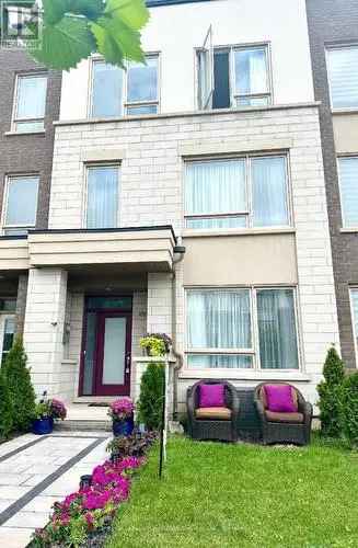 Executive Townhouse in Oakville For Sale