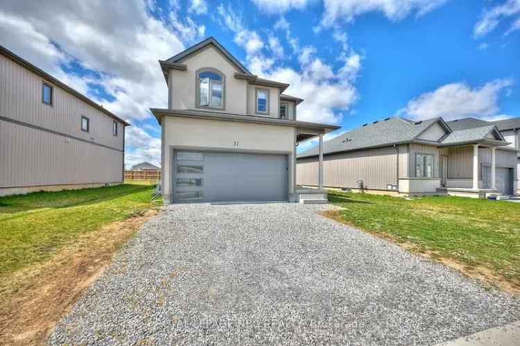 3 Bed 3 Bath Home in Niagara Region