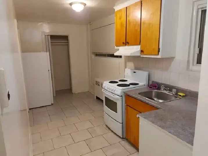 21/2, 1150$, TOUT INCLUS, Secteur Côte-des-Neiges