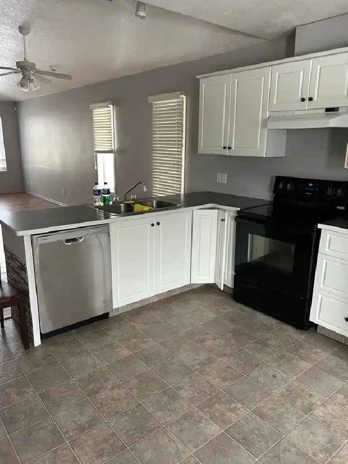 5 Bedroom 3 Bathroom House for Rent Utilities Included