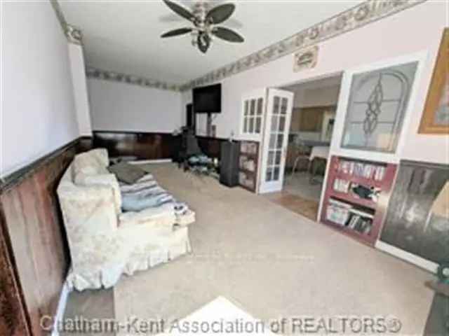 House For Sale in Chatham, Ontario