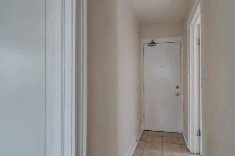 5 Donlands Avenue Apartment Toronto - Greektown Family Living