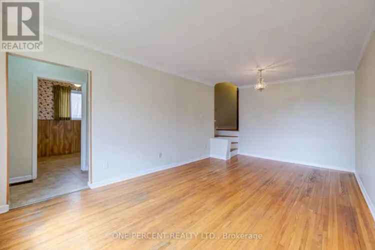 185 Penn Ave Backsplit Bungalow 3 Beds 2 Baths Finished Basement