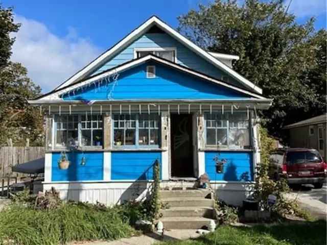 House For Sale in Dartmouth, null