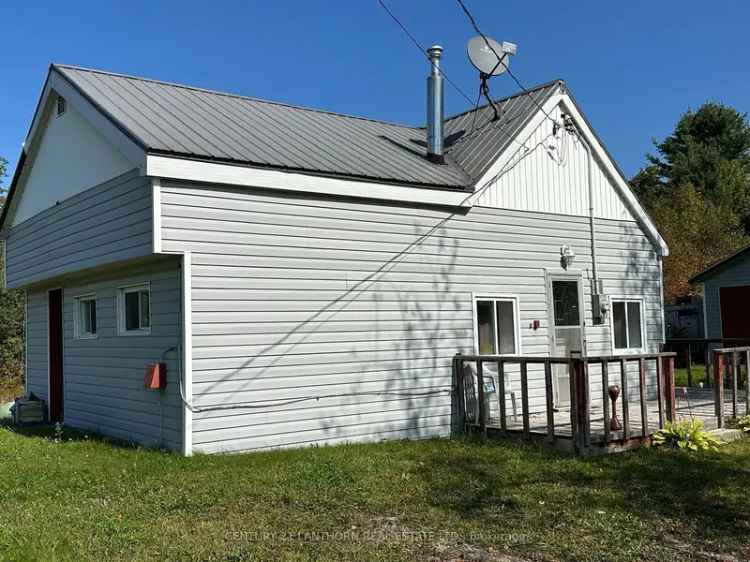 House For Sale in Tudor and Cashel, Ontario