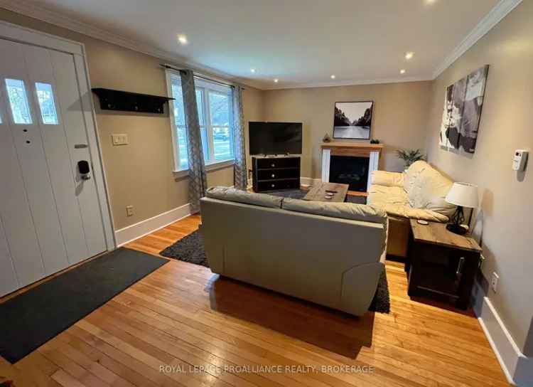 Charming 3 3 Bedroom Home Near Queen's University