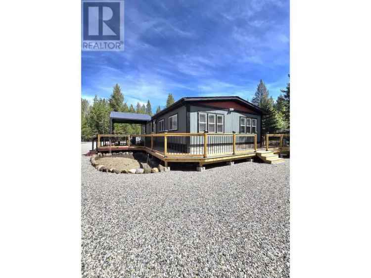 2 Bed 2 Bath Home on 235 Acres Near Lac La Hache
