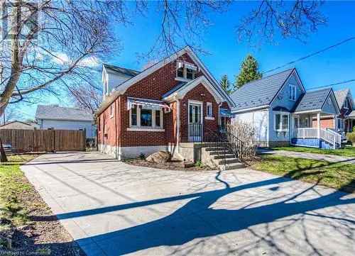 House For Sale In Mt. Hope Huron Park, Kitchener, Ontario