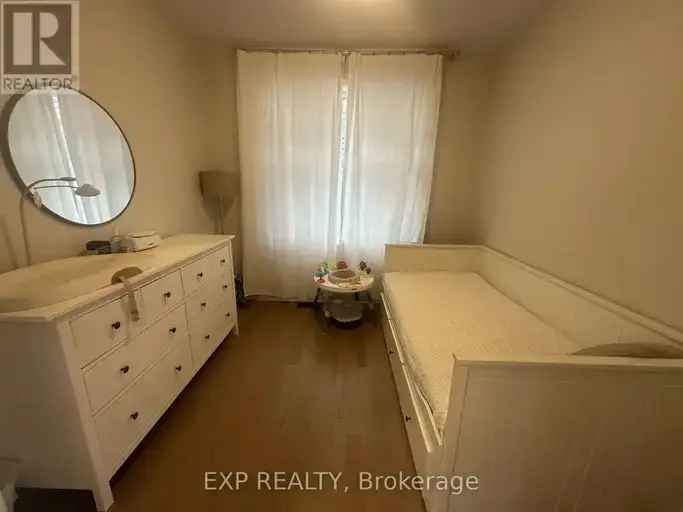 Findlay Creek Home  - 5 Beds 4 Baths - Pond Views