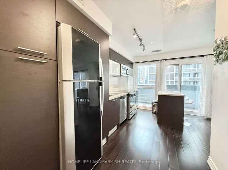 Bright South-Facing Loft w Modern Kitchen & Amazing Amenities