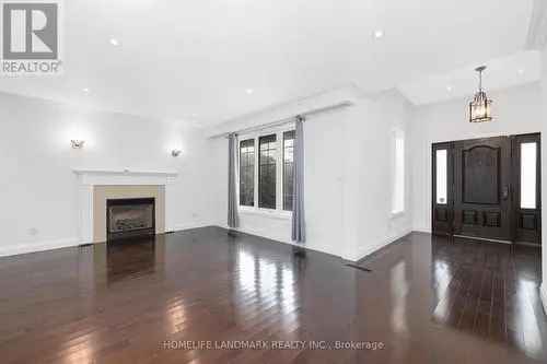 House For Sale In Bathurst Manor, Toronto, Ontario