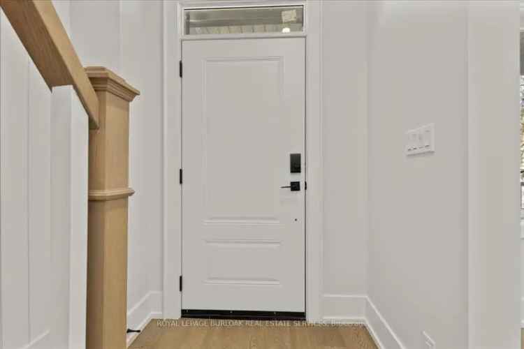 Downtown Turnkey Home Fully Renovated 2-Car Parking