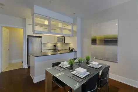 3 rooms house of 1355 m² in Toronto