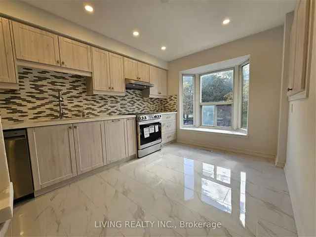 Renovated Willowdale Townhome 3 Beds 2.5 Baths Near Bayview Village