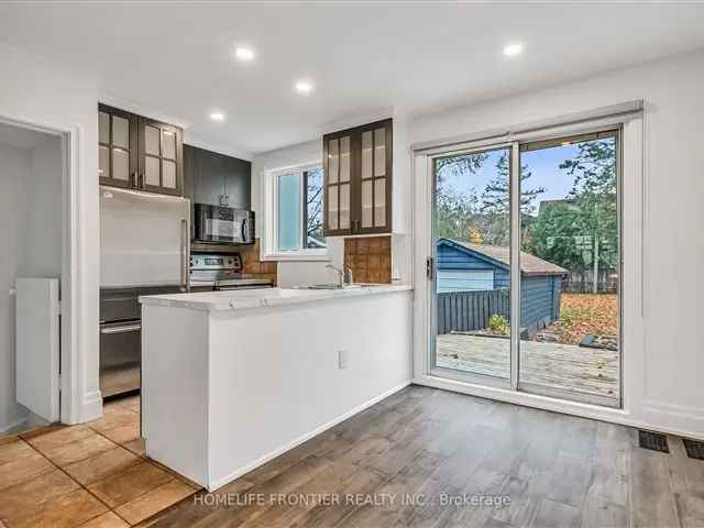 Fabulous 2 Bed 2 Bath Home in North Leaside