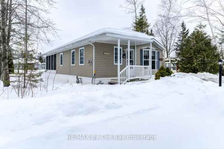 Affordable buy waterfront house near Georgian Bay with amenities