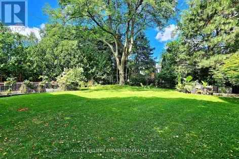 3 rooms apartment of 329 m² in Toronto