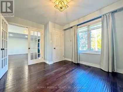 5 rooms house of 1068 m² in Toronto