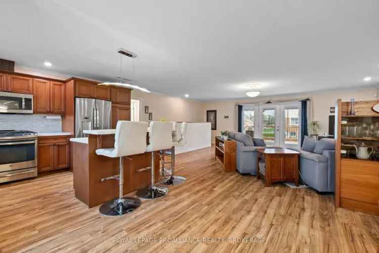 Luxury Upgraded Bungalow 3 Bed 25 Bath Hot Tub Double Lot