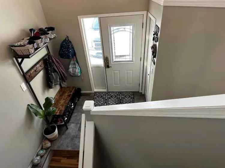 House For Rent in Blackfalds, Alberta