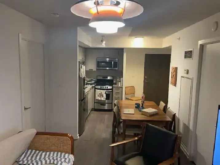 2bedroom 2bath on Queen W. Toronto $2200/m Extra Hydro Internet