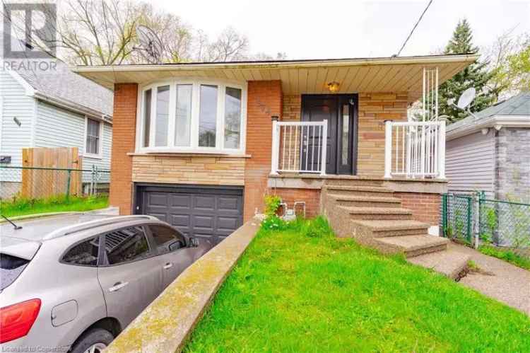 4-Bedroom 2-Bathroom Home in Hamilton - Finished Basement