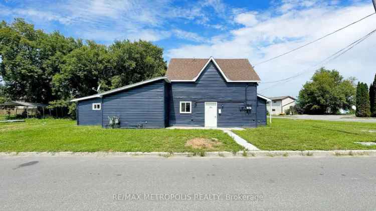 House For Sale in Quinte West, Ontario