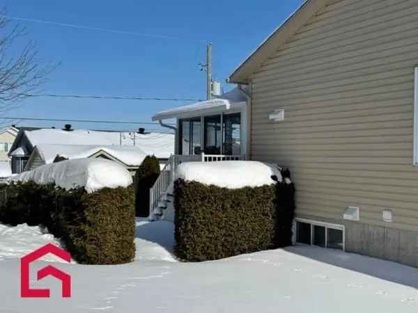 Bungalow Semi-detached for sale Estrie 4 bedrooms