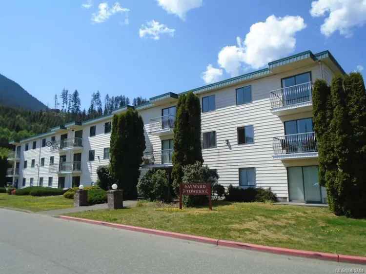 Updated Studio Condo near Village Amenities