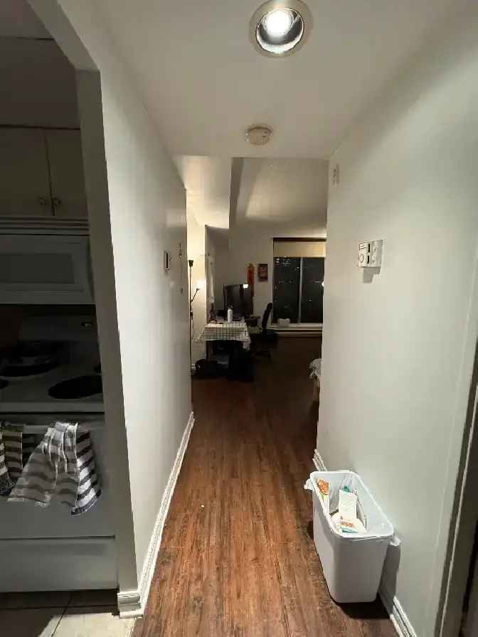 Lease Transfer Furnished Studio Apartment in Ottawa with Great Amenities