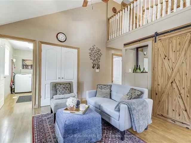 Country Living Bungaloft near Highway 401