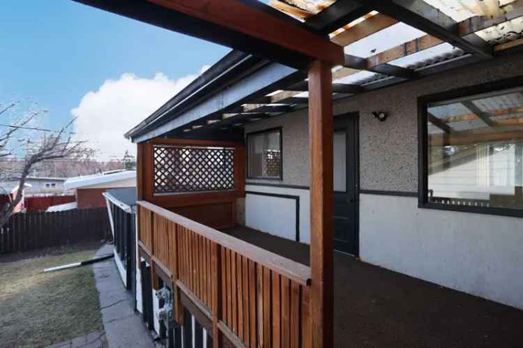 Varsity Family Bi Level 4 Beds 2 Baths 2 Car Garage Updated