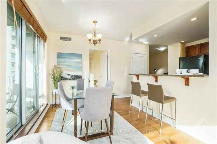 Downtown Ottawa Condo 2 Bed 2 Bath Corner Unit 905 Sq Ft