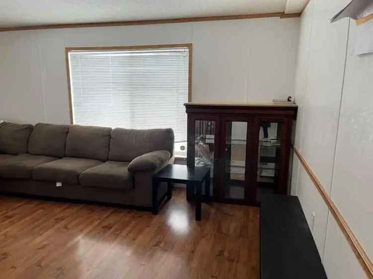 House For Rent in null, Alberta