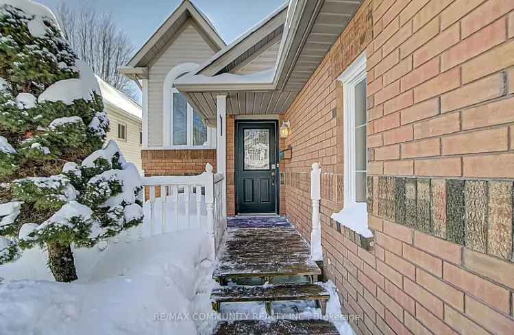 Charming Family Home in North Oshawa Near Universities and Highway 407