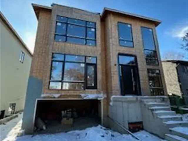 House For Sale in Barrie, Ontario