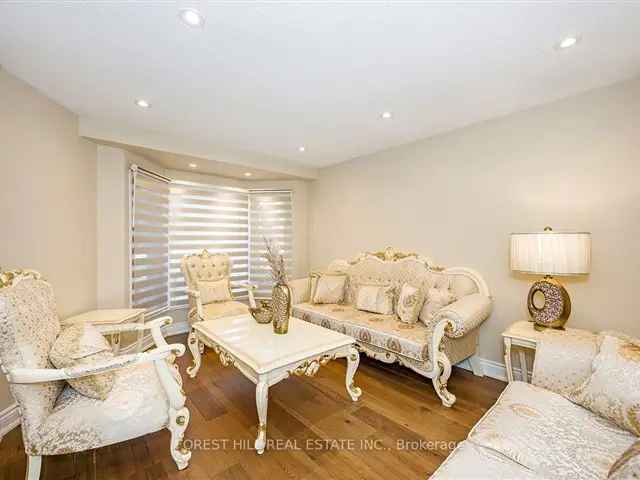 Beautiful Erin Mills Family Home Near Park