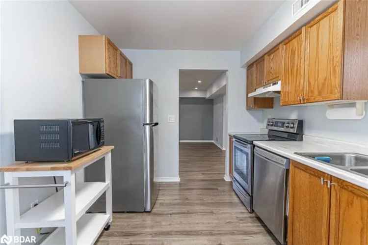 Charming 2-Bedroom Barrie Condo Updated Kitchen and Bath