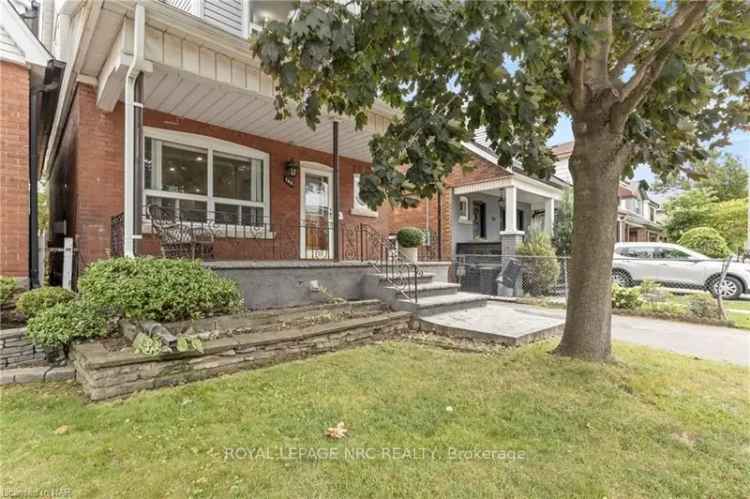 House For Sale in Hamilton, Ontario