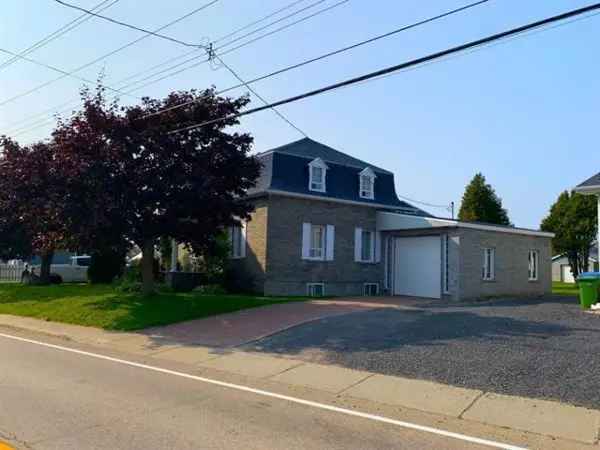5 Bedroom Family Home in Les Eboulements