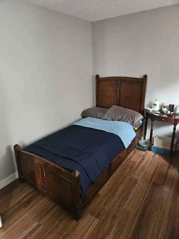 Bright & Spacious room for rent