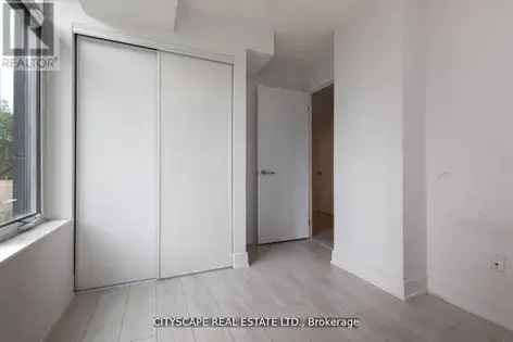 3 rooms apartment of 168 m² in Toronto