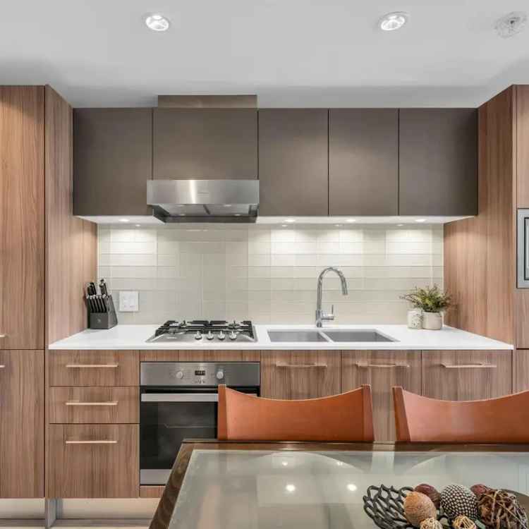 1 Bed + Den Condo for Sale in Kensington Gardens